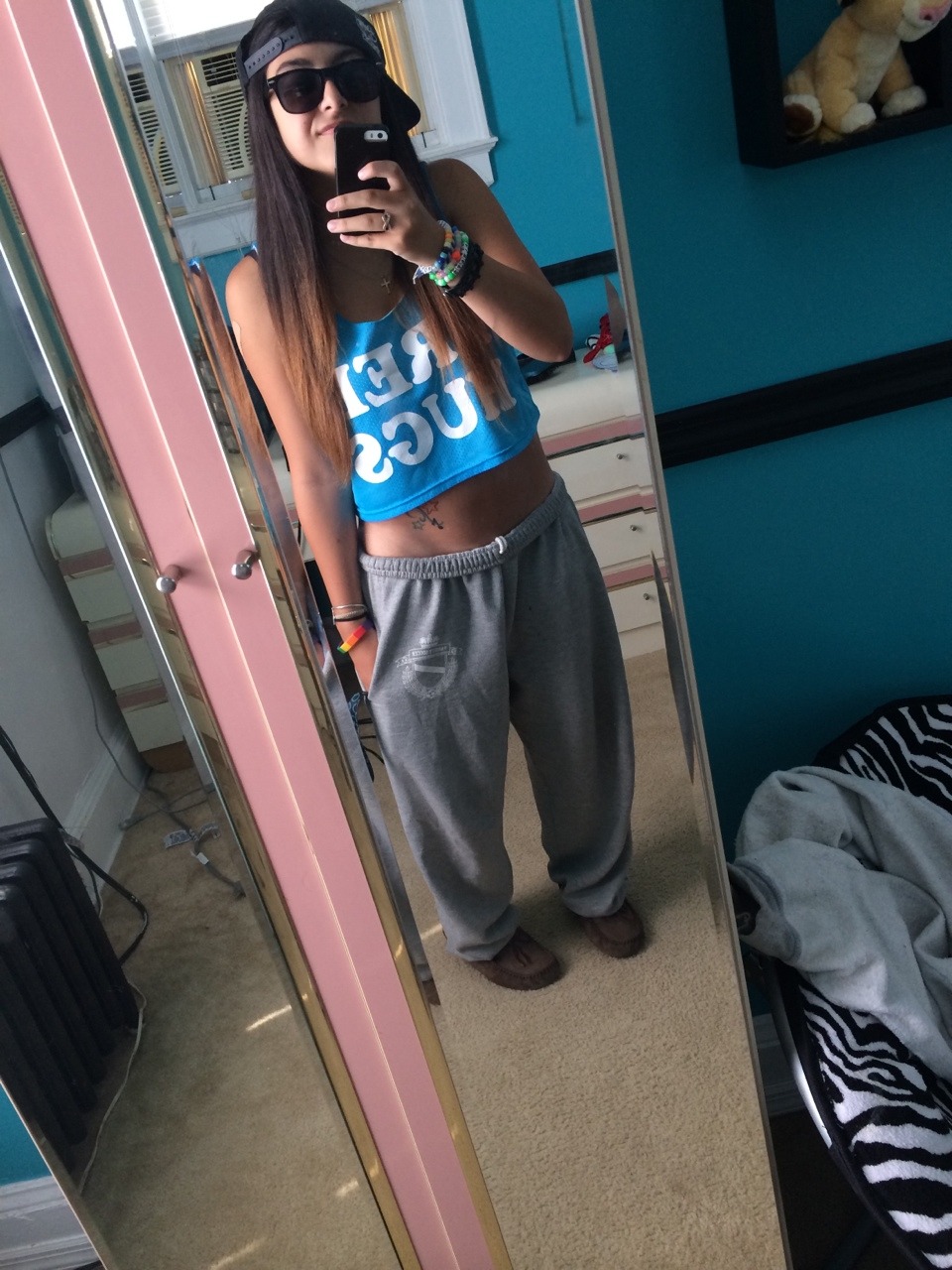 stay-weird-af:  🌚 selfie for da anon 🌚