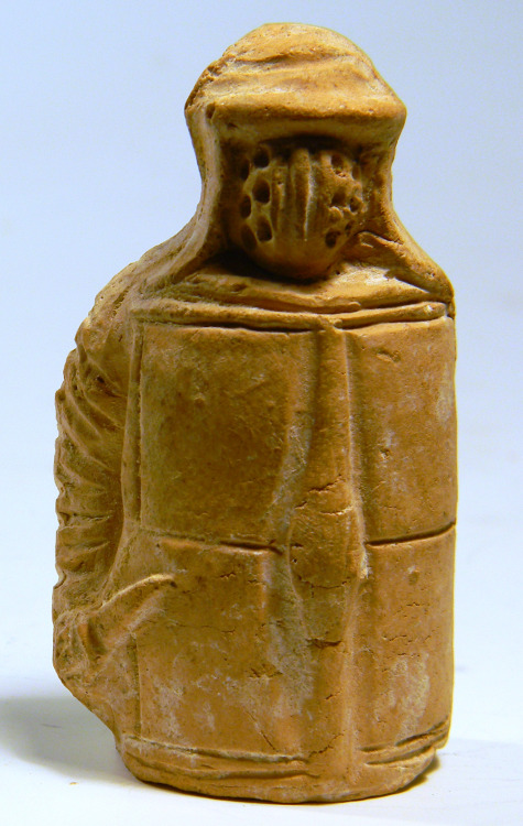 byronofrochdale:rodonnell-hixenbaugh:Roman Terracotta Provacator GladiatorAn ancient Roman terracott