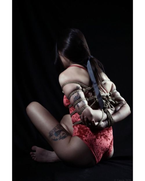 First time I tied @_luisadelbosque and hopefully not the last.. . #fanrin #Kinbaku #Shibari #bondage