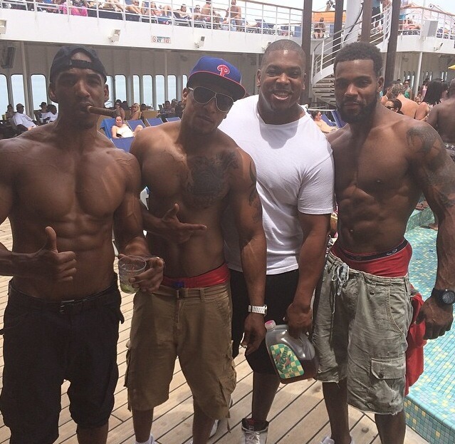 leonrob2041:  seeker310:  christmascame2day:  Braylon and his ridiculously fit friends