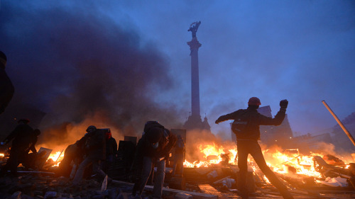young-anarchist:  liamthesalcido:  These are some before and after shots of the Ukrane capital before and after the protests.  My heart breaks when cities burn. But for liberation and freedom, my heart burns as bright as the protester’s.   Ukrainian