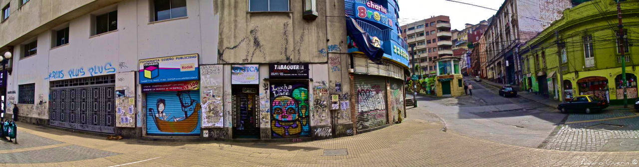 aguerin:  Valparaíso, Chile Dos mundos comunicados por rampas,por escaleras, por