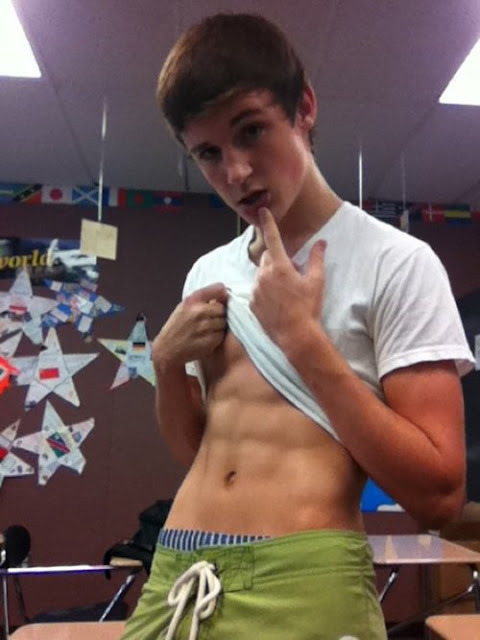 2014homoboy:  boyzwhat:  æ♥  Oh ahhhh ummm…… WOW so many hot boys!!! 