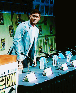 twinkjared:  [x]: Jensen and Jared greeting each other at the Supernatural panel at SDCC, July 2012. 