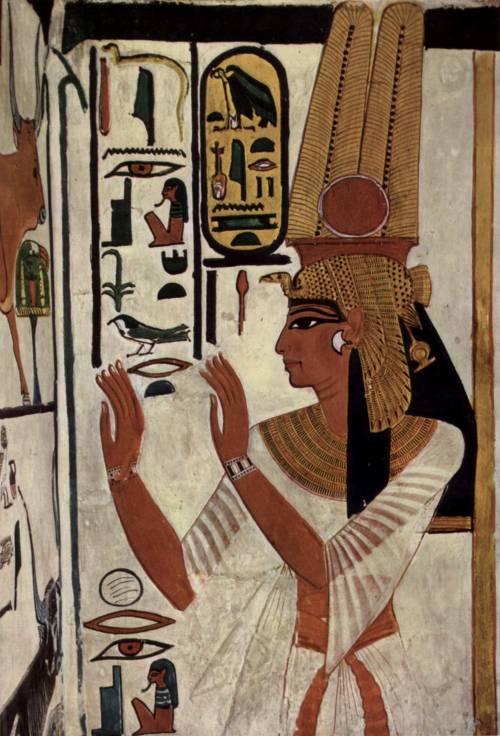 lartespiegataaitruzzi:Pittore della tomba di NefertariLa regina Nefertari in posizione di preghierac
