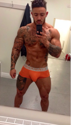 carmenvita:  misterbking:  Ashley Cain…again    carmenvita  