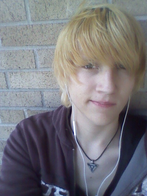 thelastalespian:  Herro :3  Omg your so cute