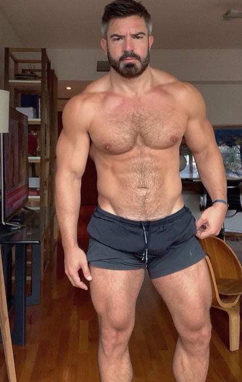 duvalfreakdude:  belgarionthings:  🔥🔥 Very Hot Stud 🔥🔥   Daddy😍😍😍