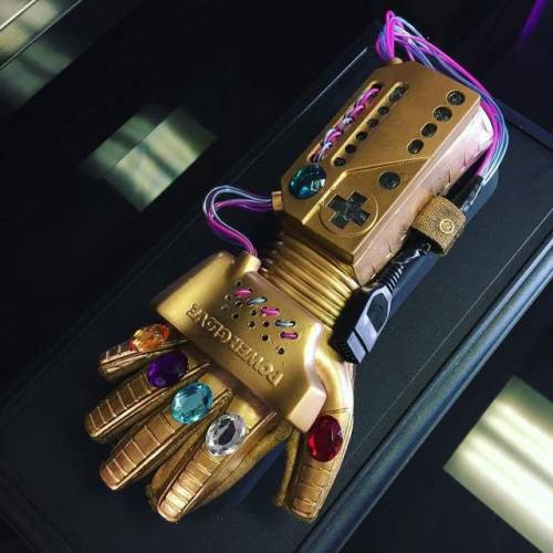 towritecomicsonherarms: thanos-the-dad-titan:Found on FB Yes I have a FB. Thanos sees all. Nintendo 