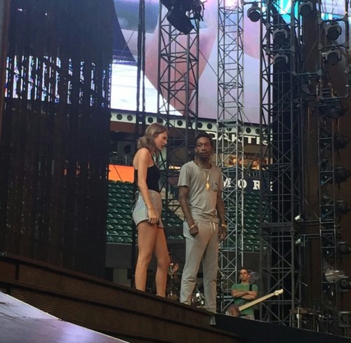icantwithtaylor:  Taylor and Wiz during sound check  