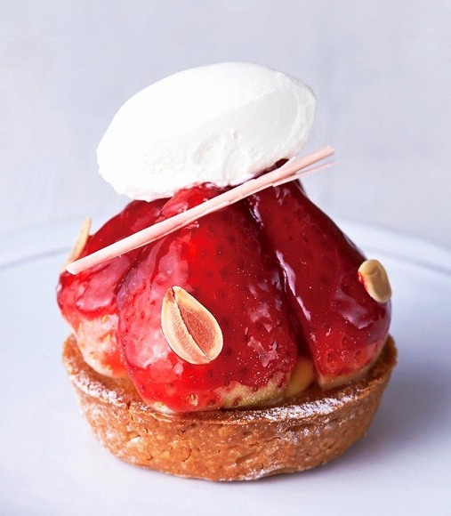 nenrinya:  “Sky Berry Fair” strawberry desserts from Patisserie Kihachi.