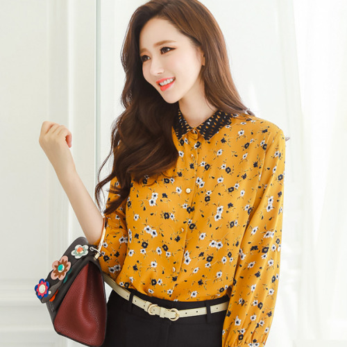 Floral blouse in this season’s trendiest colors!goo.gl/PAUIo7