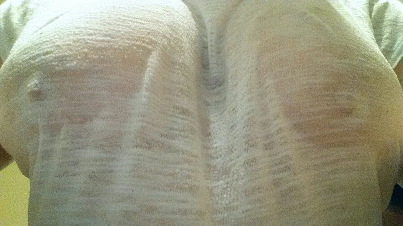 mykinkywife1:  How’s this wet t-shirt look on her?