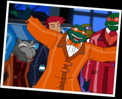 Mikey poses for the paparazzi!~TMNT Fast ForwardTMNT 2003 Season 6 Episode 10 &ldquo;Invasion of