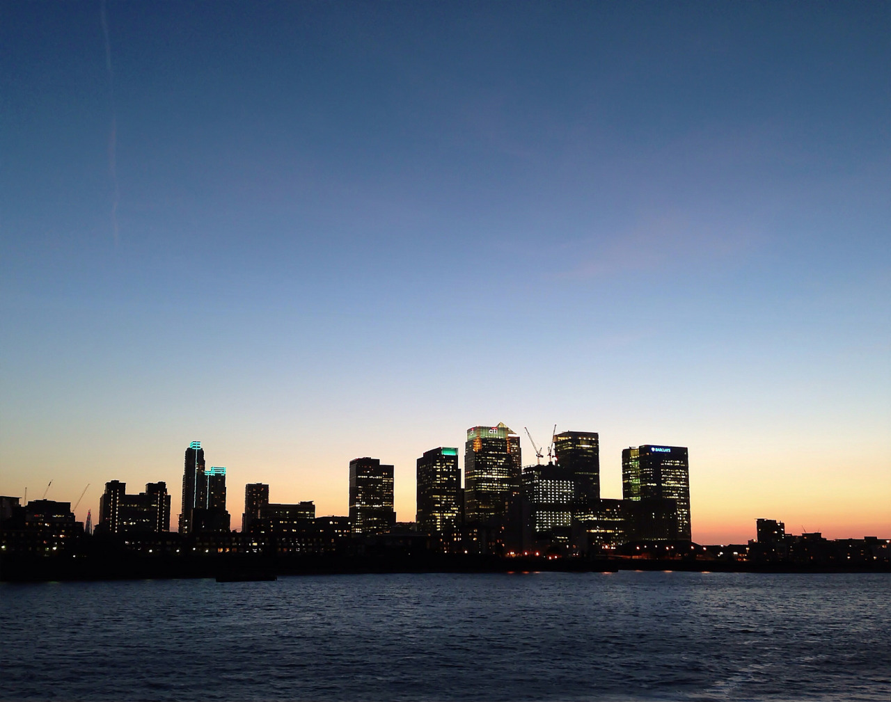 travelingcolors:  Sunsets in London | England (by Mike Rolls)