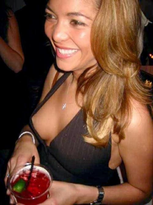 More nip slips and pussy slip pics at http://pussyslip.tumblr.com/