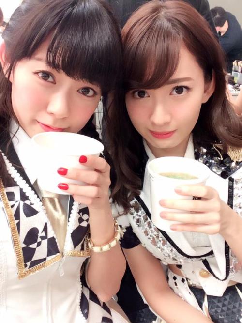 渡辺美優紀 ‏@miyukiofficial9 ラブラドールレトリバー新衣装(*´д`*)♡ きゃわ♡ そしてこじま先輩美しいのです。 #レコ大 