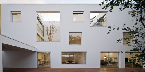 odaro:  patio house / AR architects  