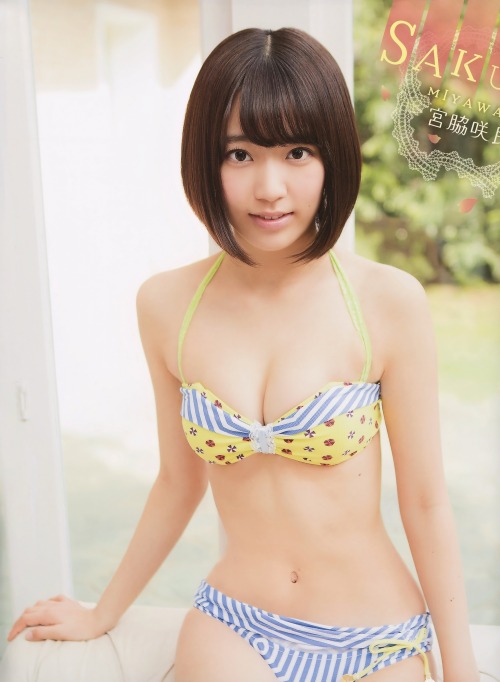   [Weekly Shonen Champion] 2015 No.19 HKT48 Miyawaki Sakura 宮脇咲良  