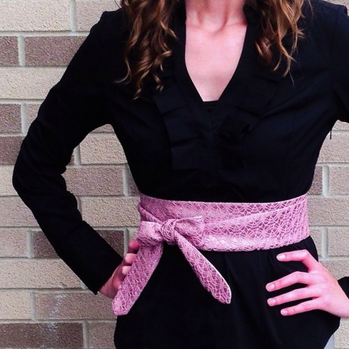 All wrapped up with a #bow on top. #beltornobelt #fashion #style #classy #workstyleShop the belt @