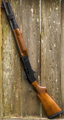 woodgraingentleman:  Who doesn’t love a little Mossberg 930 every now and again? 