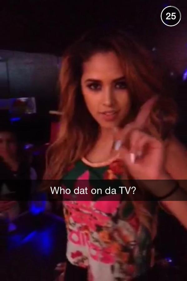 jasminev-news:  November 19th: New activity on Jasmine’s snapchat 