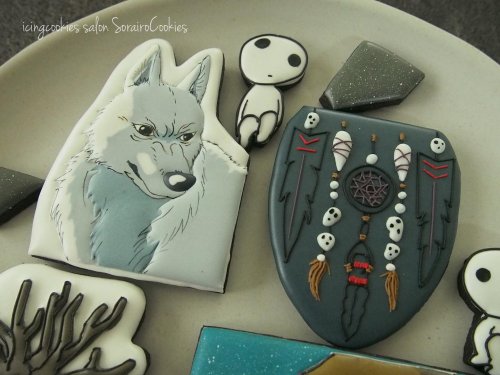 (Some people are so talented are could cry) Amazing Mononoke hime decorated cookies by Sorairo_cooki