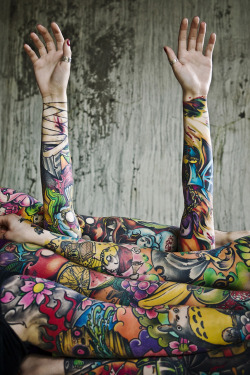 thewalkingcanvas:  Nice body art pictures on thewalkingcanvas!  Check out BodyModStore for the latest body modification products!  