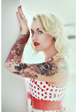 Sexyinkgirls-Mmm-So-Nice:  More Here Sexy Ink Girls - Mmmm, So Nice