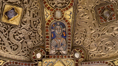 sexycodicology:Details from the rear cover of the Lindau Gospels.Gilt silver, enamel, and jeweled bo