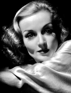 summers-in-hollywood:  Carole Lombard, 1930s