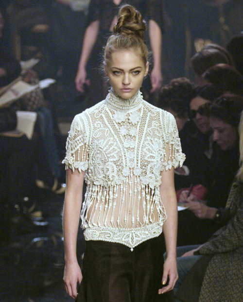 r0slyakova:  Sasha Pivovarova | JEAN PAUL GAULTIER HC SS 2006 (PFW) 