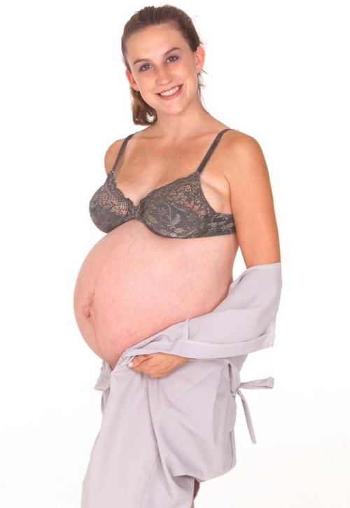 pregnantpreggobelly:  My collection of pregnant hotties/b&gt;