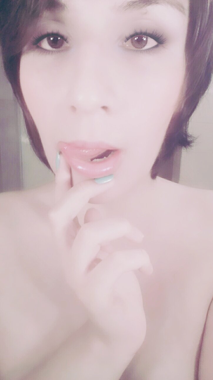 bashfull007:  beautifulellafae:  More photos of the sweet Ella  Babe 