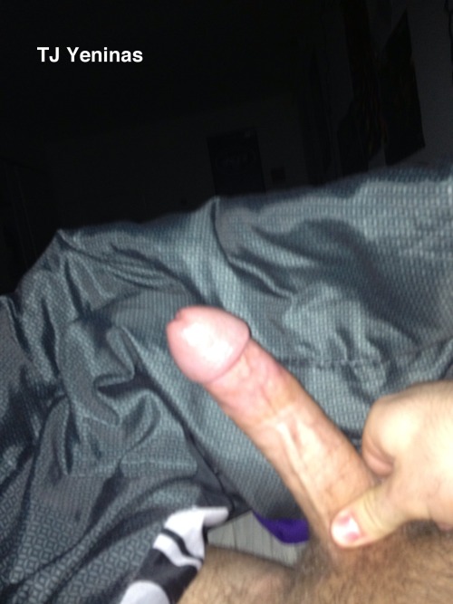 hotandexposed:  This college running back is very proud of his muscular body and hard dick. 