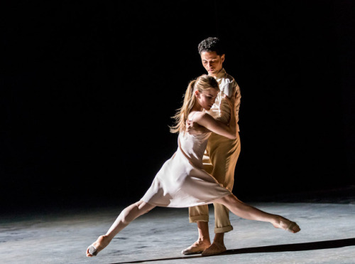 Hannah Rudd and Dane Hurst in Transfigured Night, Rambert, October 2015. © Johan Persson.Transfigure