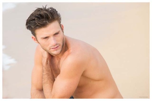 takemetobedandlosemeforever:  Scott Eastwood 