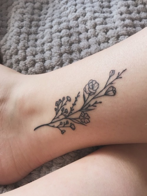 lucidi-ty: got these lil wildflowers done the other day