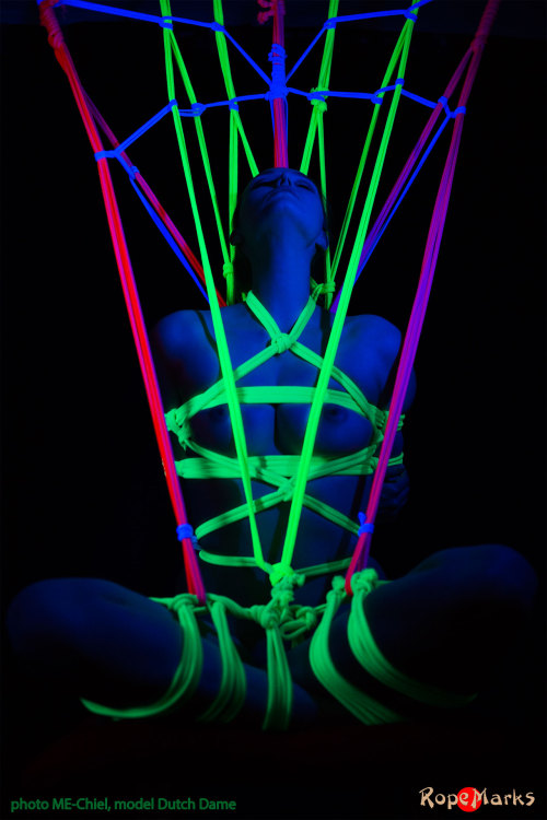 ropemarks-bob:  http://www.ClubRopeMarks.com Blacklight - with Dutch Dame