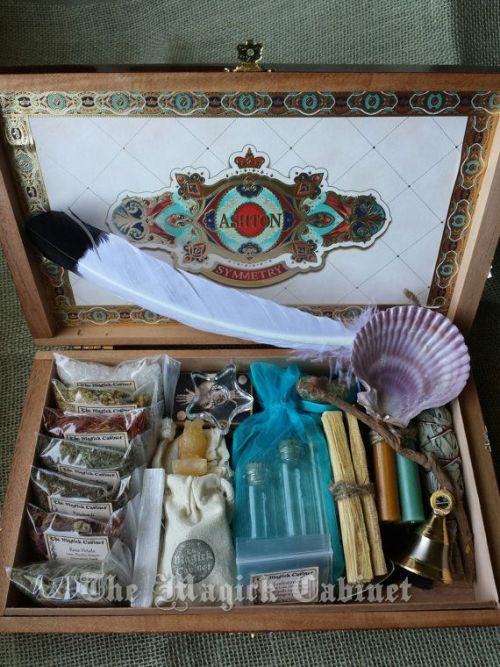 imawitchywitch:Travel altar/shrine ideas! You can use an altoid box, a lunch bock, a wooden jewelr