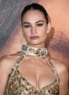 Sex itsdarkinsidee25:Lily James premiere del pictures