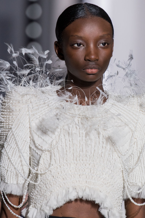 faux-euro: Assa Baradji at Givenchy S/S19 Couture