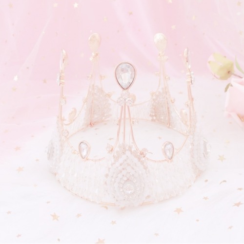 ♡ Vintage Princess Crown (2 Colours) - Buy Here ♡Discount Code: honey (10% off any purchase!!)