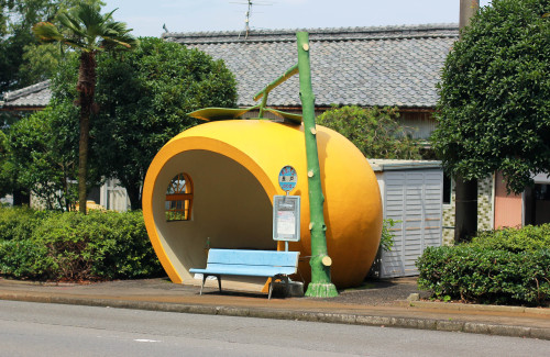 crazy-kitch:fruits bus stop - Nagasaki