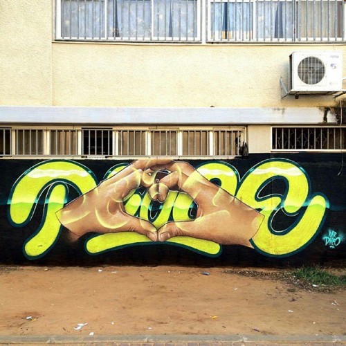 Peace by @mrdheo#MrDheo #graffiti #streetart #murals #art #spraypaint #spraycans #mtncolors #monta