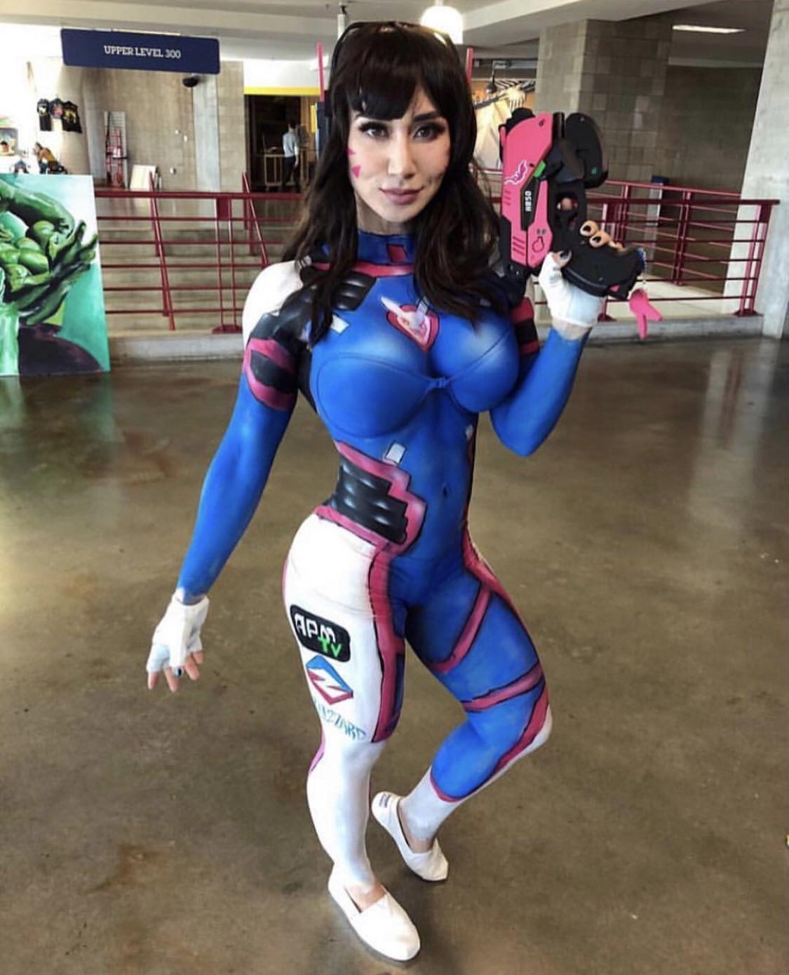 cosplay-galaxy:  D.Va by Sarah Miller