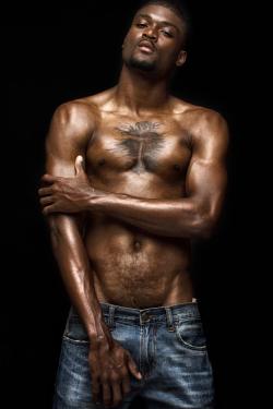 absolutelyphyne:  Model:Darius Fields