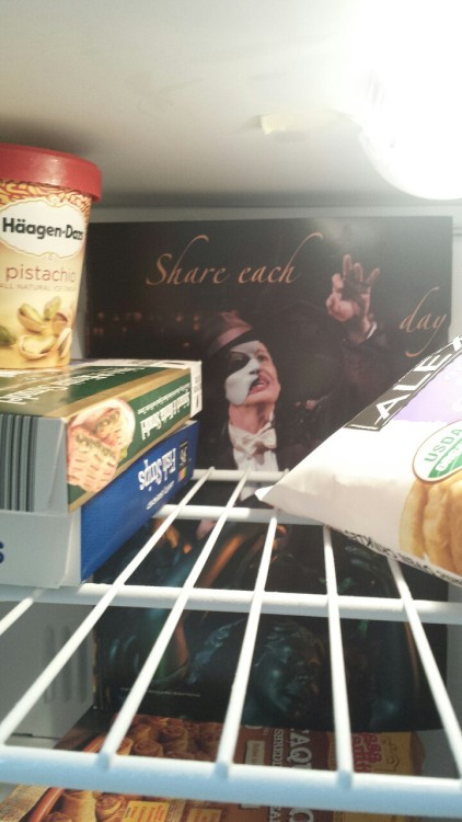 viscountess:ecokitty:flowercape:ecokitty:Why put Crawford in your fridge when you can have Hugh Pana