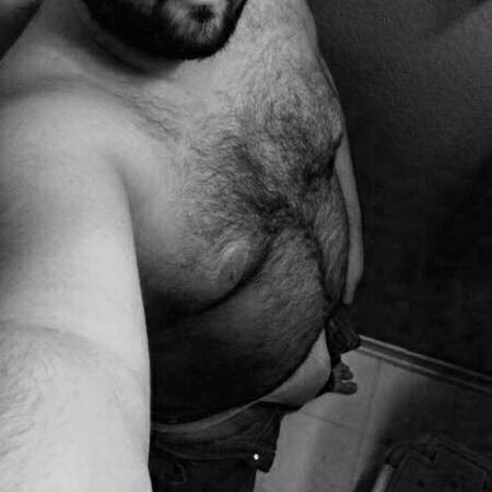 gulobear:  talekjr:  Cute guy   And Hot