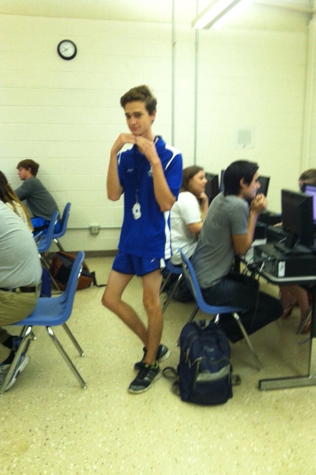 meandthenuclearsoandso-s:
“sighted: hot dad with ombré legs
”